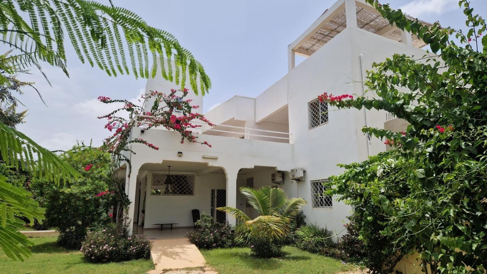 Villa Saraba โซโมน ภายนอก รูปภาพ