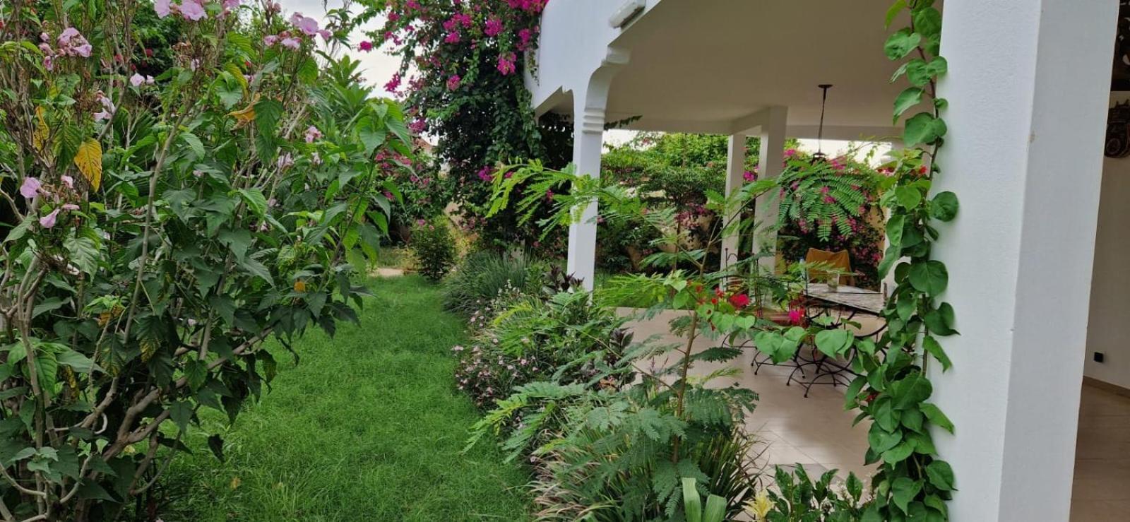 Villa Saraba โซโมน ภายนอก รูปภาพ